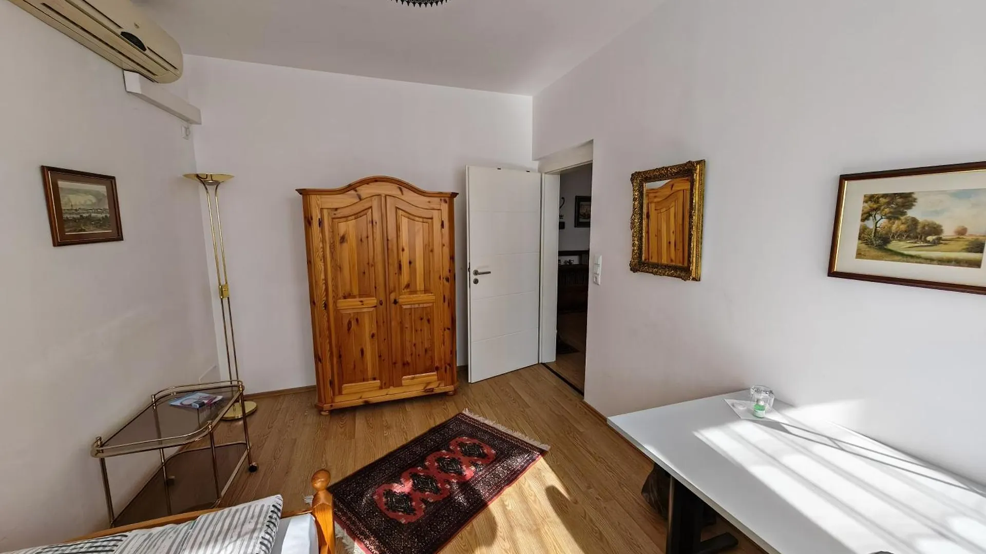 Apartment O3 - Gehobene 6-Zimmer Wohnung 175Qm Fuer 1-7 Personen 2X Dz 3X Ez Grafenwohr